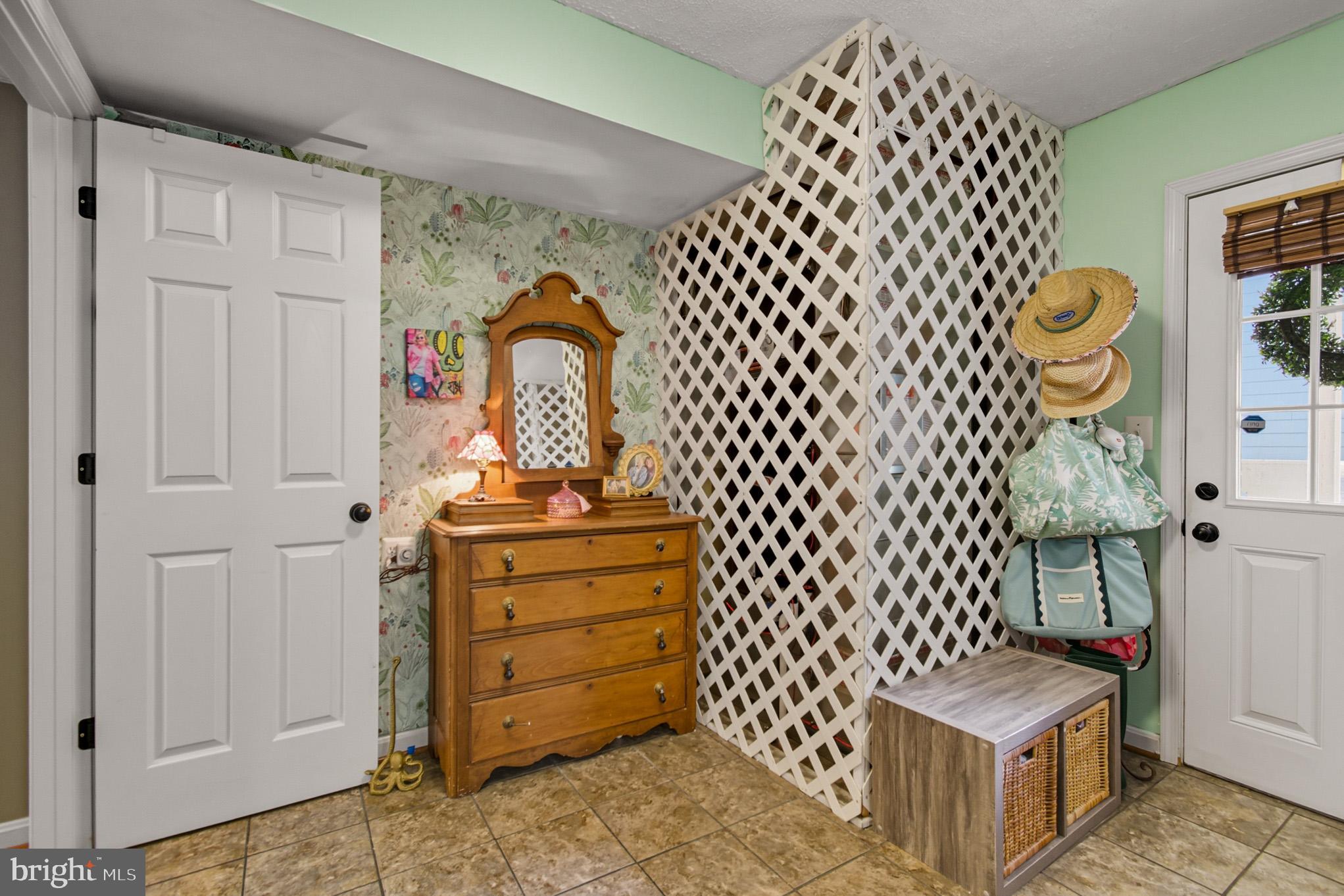 1155 Claire Road Crownsville, MD 21032 - Photo 19 of 62 Drop Zone and Laundry room