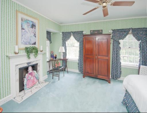 50 Locust Road Winnetka, IL 60093 - Photo 11 of 16 Gallery Image 11