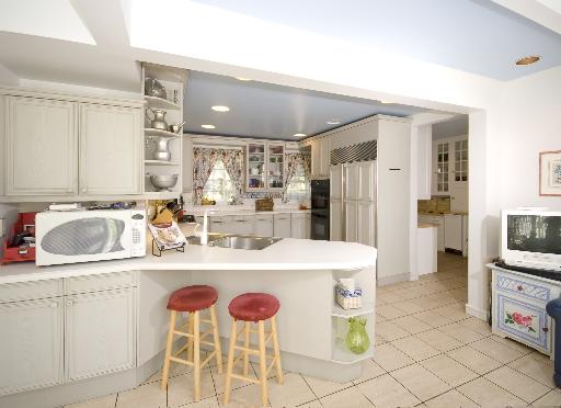 50 Locust Road Winnetka, IL 60093 - Photo 8 of 16 Gallery Image 8