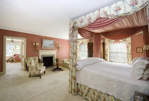 50 Locust Road Winnetka, IL 60093 - Photo 10 of 16 Gallery Image 10
