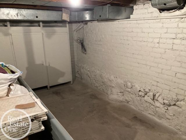 755 Lake Shore Road Grosse Pointe, MI 48236 - Photo 40 of 66 50097157-39.JPG
