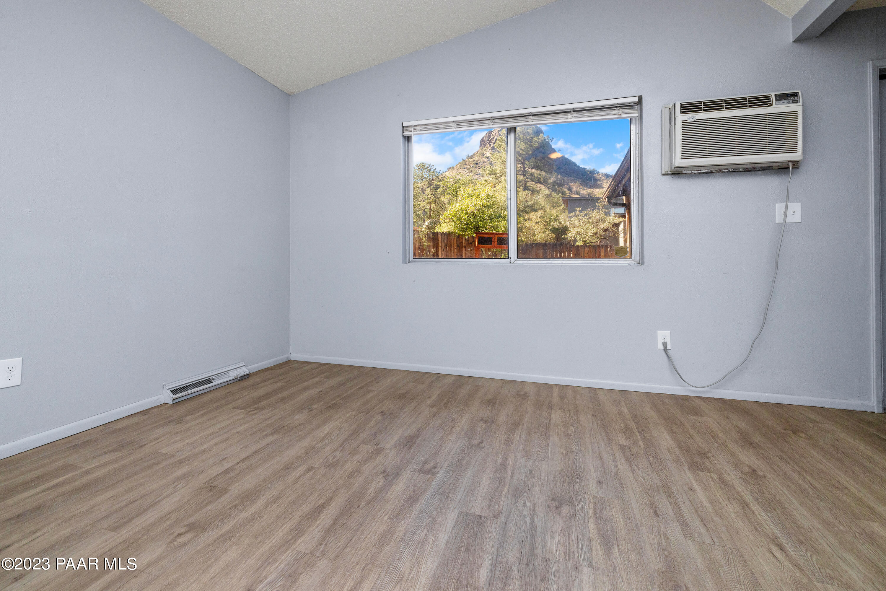 2180 Thumb Butte Road Prescott, AZ 86305 - Photo 4 of 26 004_Living Room