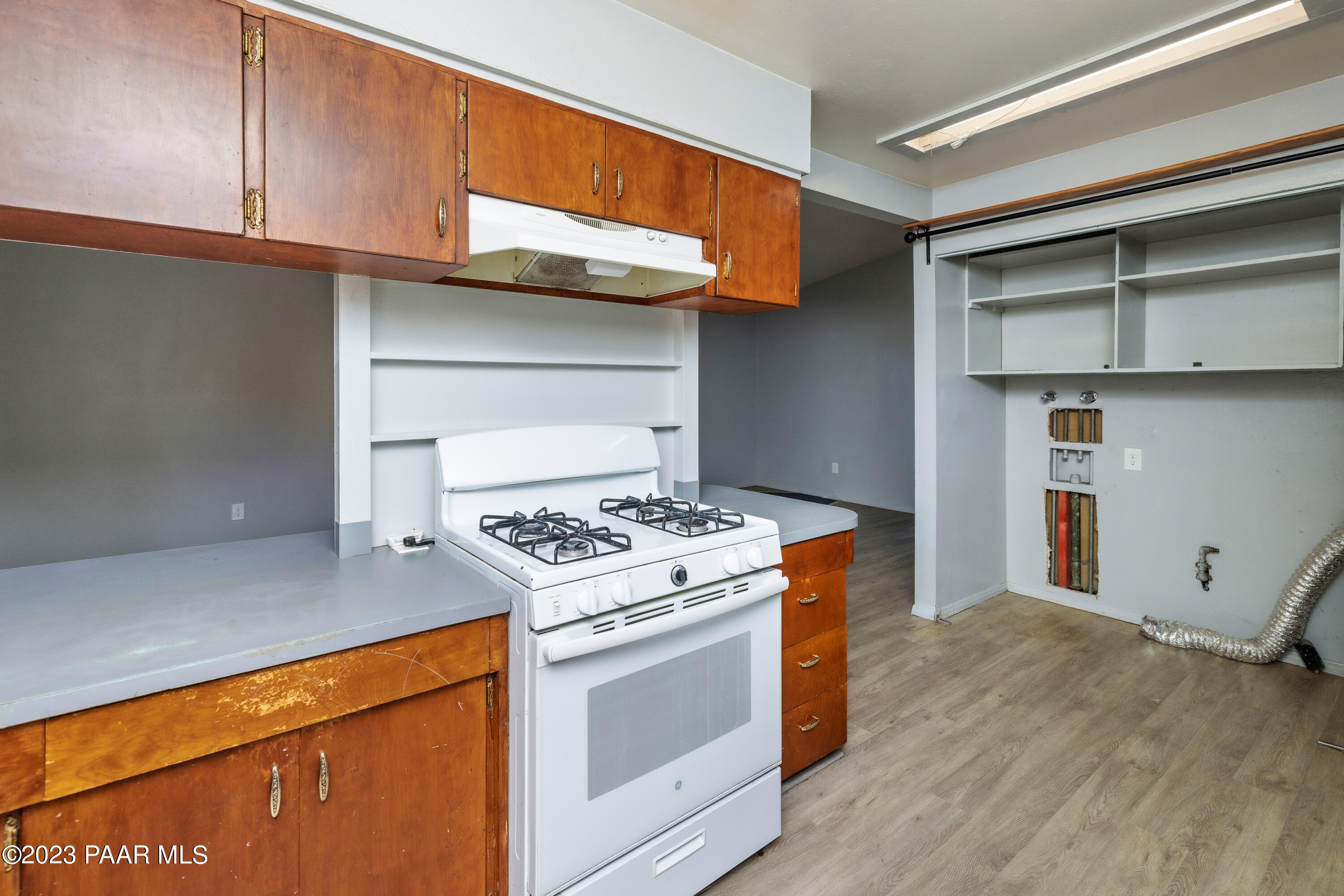 2180 Thumb Butte Road Prescott, AZ 86305 - Photo 9 of 26 009_Kitchen and Laundry