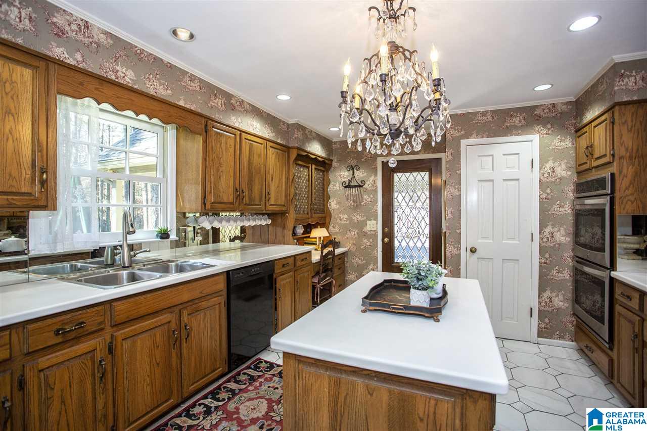 2608 Kings Ridge Drive Birmingham, AL 35243 - Photo 13 of 48
