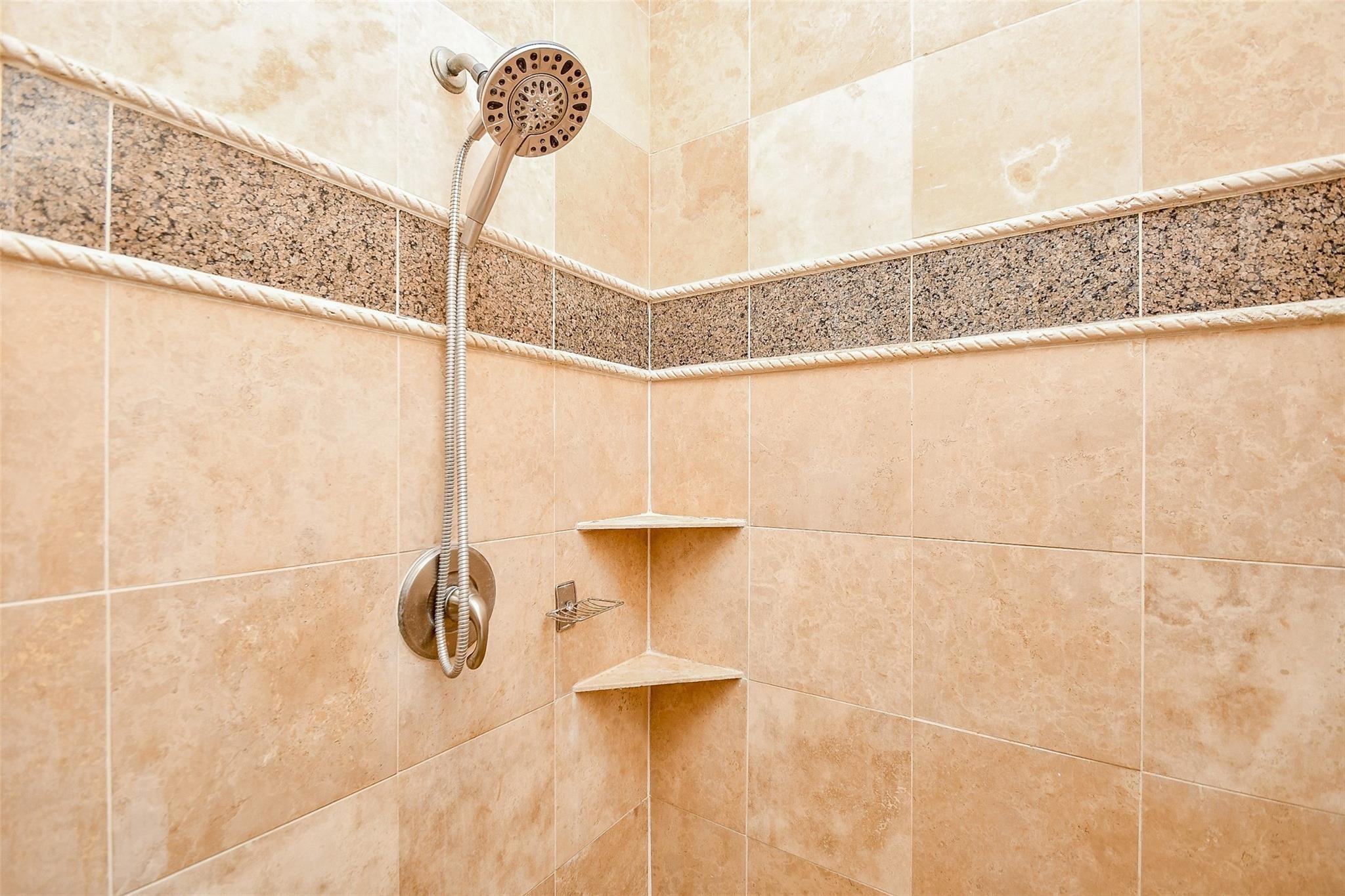 2614 Maxroy Street Houston, TX 77007 - Photo 21 of 32 a bathroom with a shower