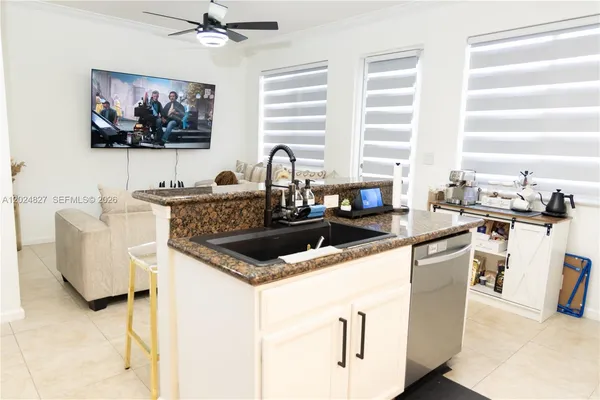 $425,000 | 21101 Northwest 14th Place, Unit 335, Miami Gardens, FL 33169