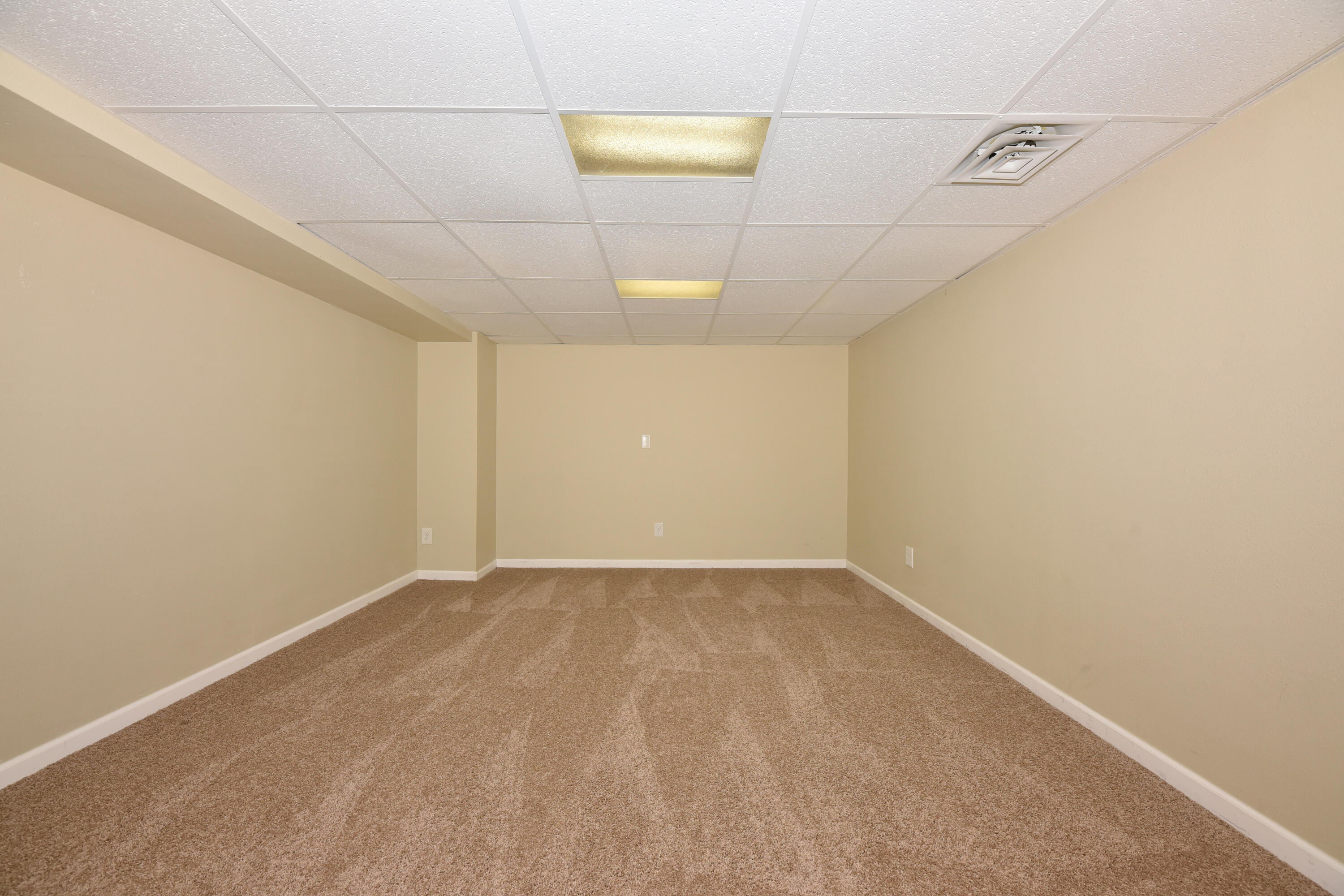 5669 South 24th Street Milwaukee, WI 53221 - Photo 25 of 33 Den