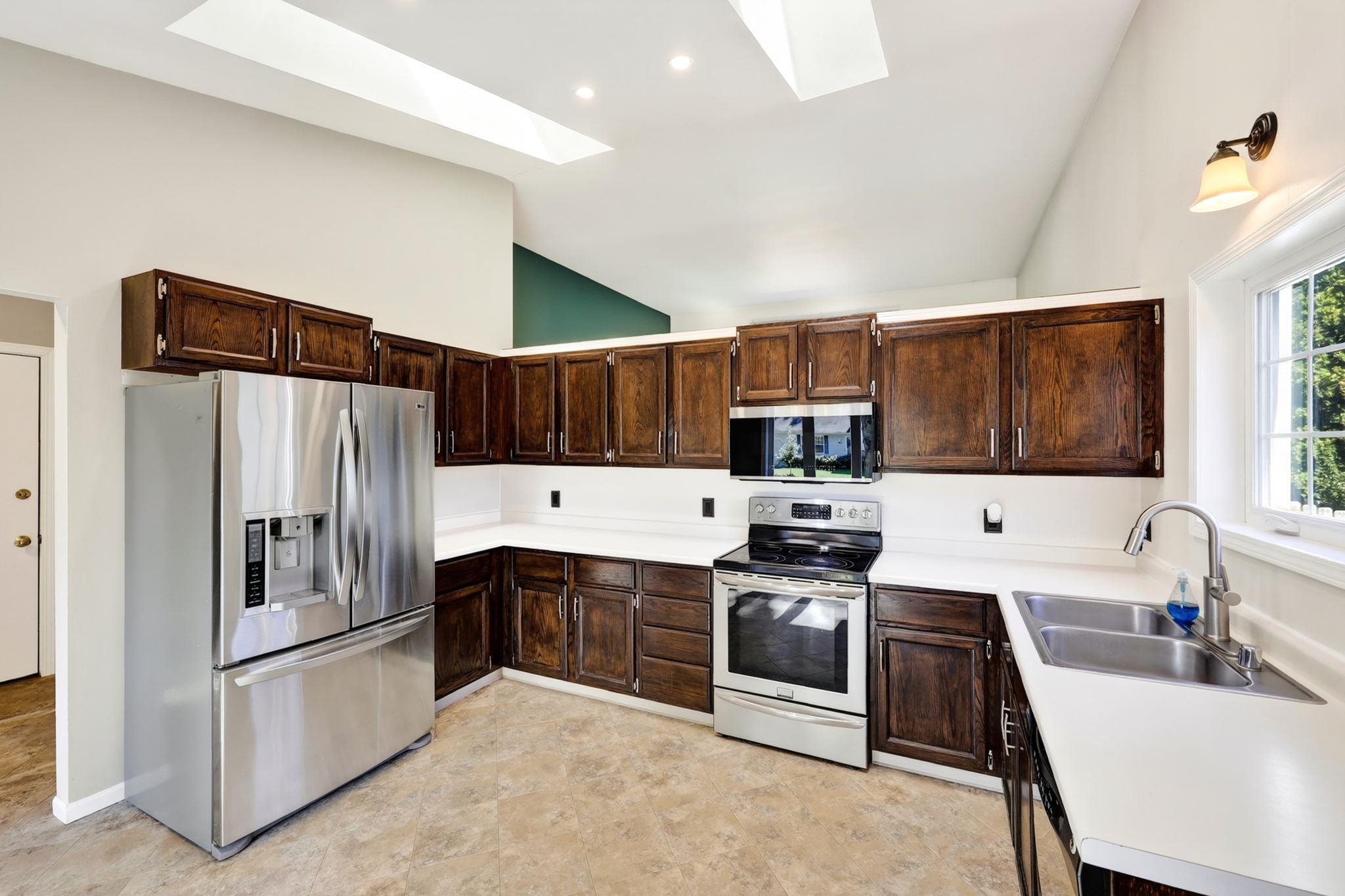 15 Geronimo Circle Madison, WI 53713 - Photo 6 of 65 Gallery Image 6