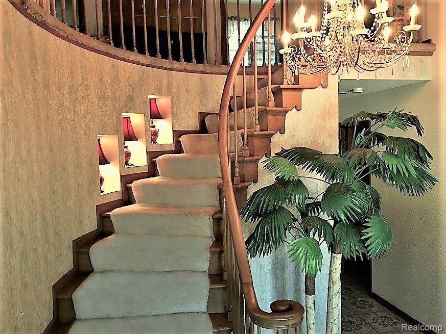 1344 Springborrow Drive Flint, MI 48532 - Photo 19 of 39 Stairs.jpg