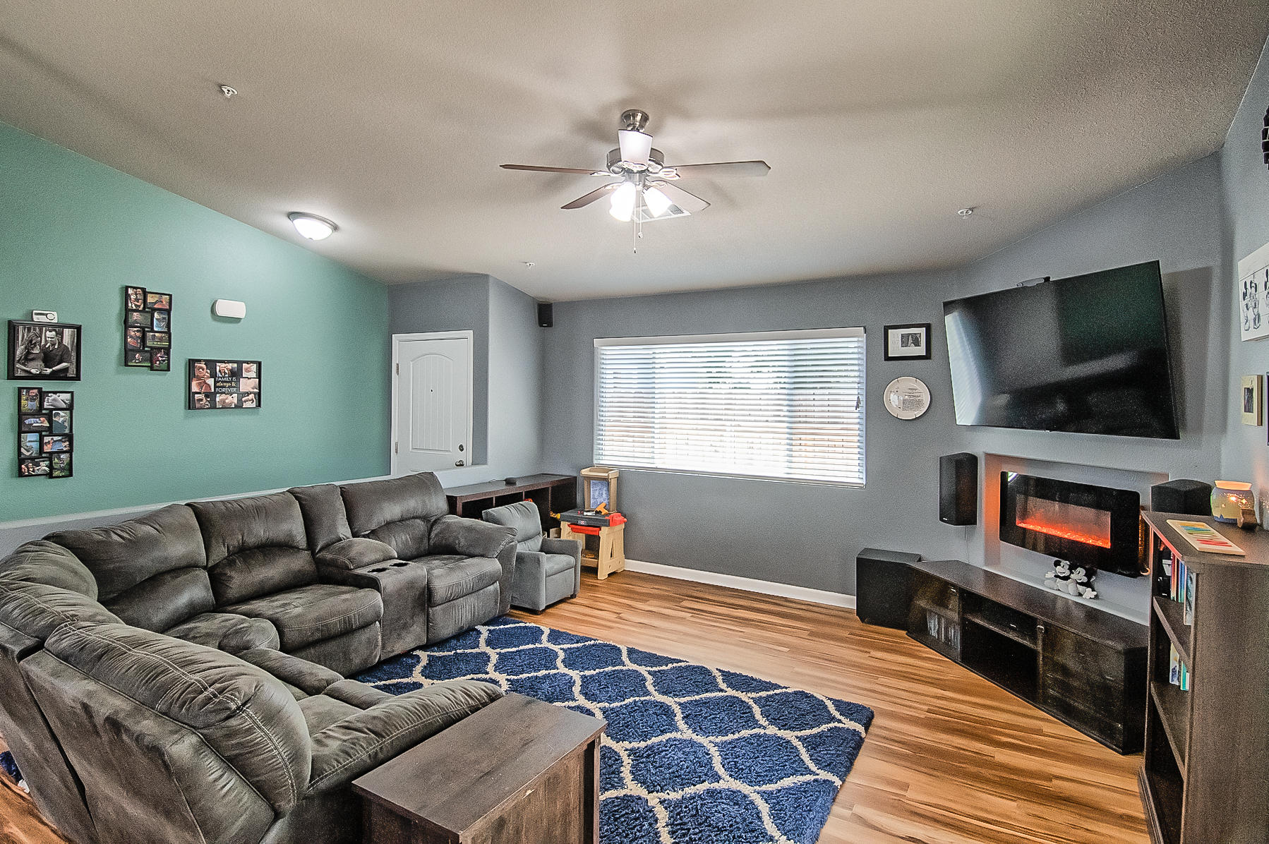 2296 Balls Ferry Road Anderson, CA 96007 - Photo 2 of 17 Great Room