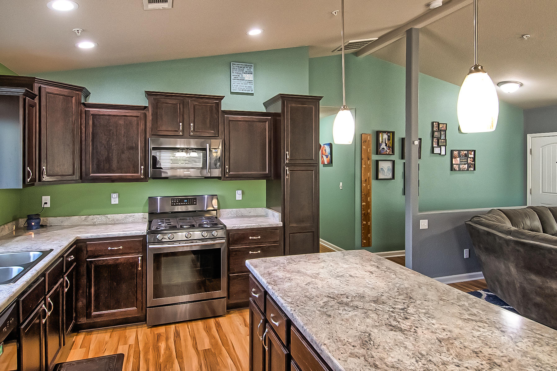 2296 Balls Ferry Road Anderson, CA 96007 - Photo 7 of 17 Plenty of Counter Space