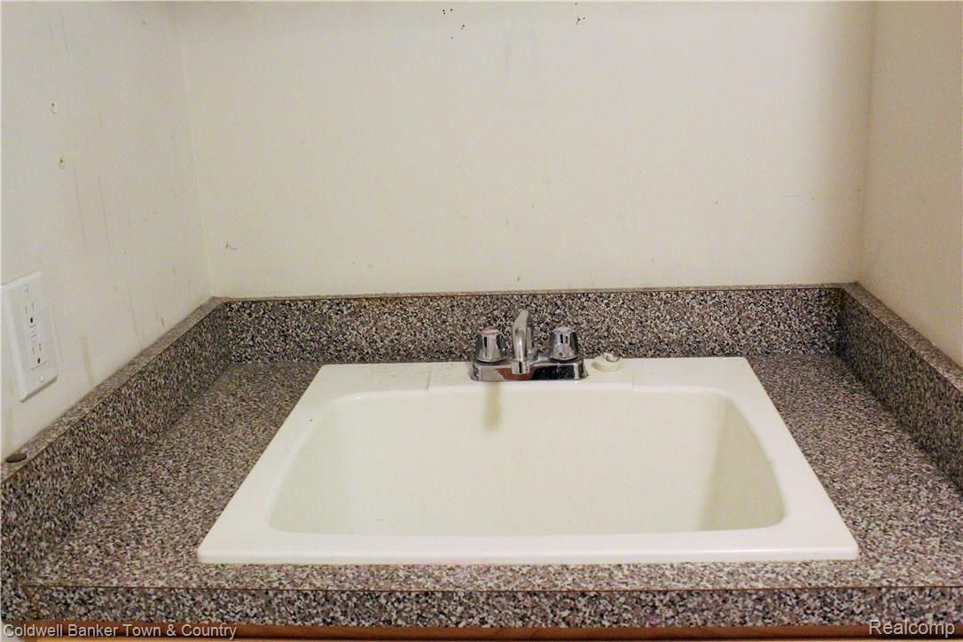 1417 Remsing Street Hartland, MI 48353 - Photo 15 of 36 2018-07-11 12.37