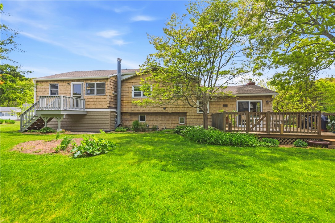 51 Quannacut Road Westerly, RI 02891 - Photo 27 of 38