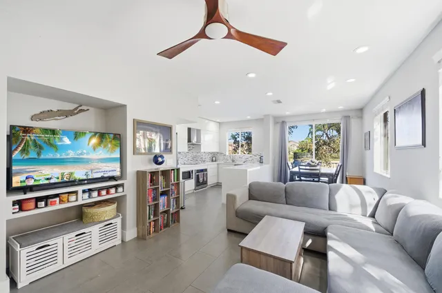 $300,000 | 1725 Carvelle Drive, Riviera Beach, FL 33404