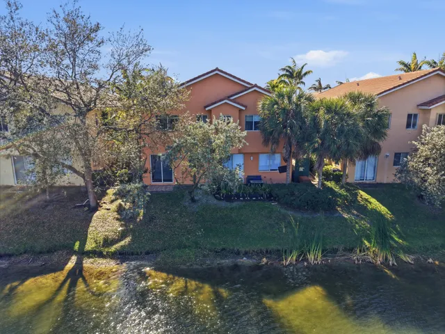 $300,000 | 1725 Carvelle Drive, Riviera Beach, FL 33404