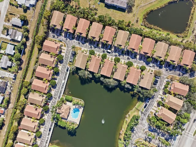 $300,000 | 1725 Carvelle Drive, Riviera Beach, FL 33404