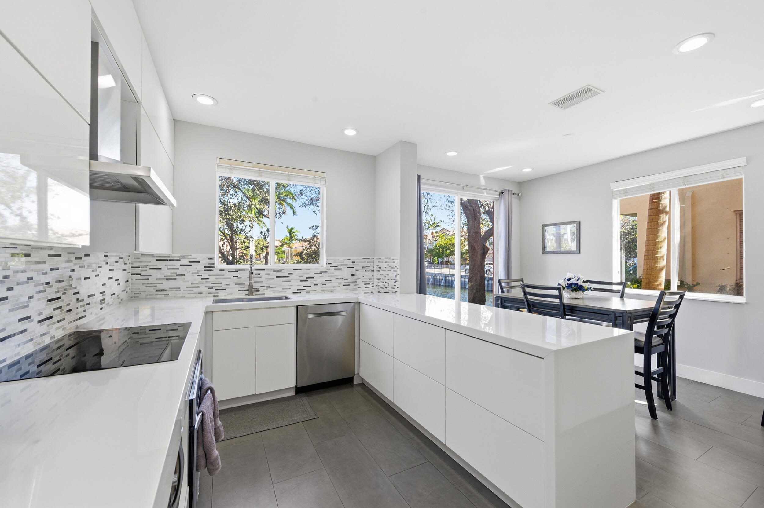 1725 Carvelle Drive Riviera Beach, FL 33404 - Photo 9 of 39 dsc_6856