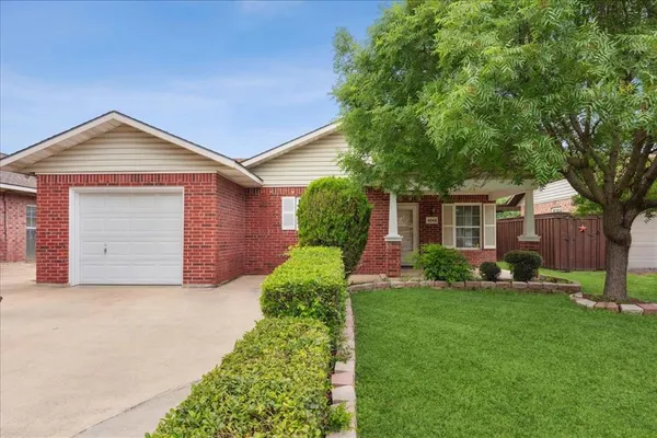 $2,100 | 4043 Gray Oak Place, Dallas, TX 75212
