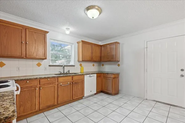 $2,100 | 4043 Gray Oak Place, Dallas, TX 75212