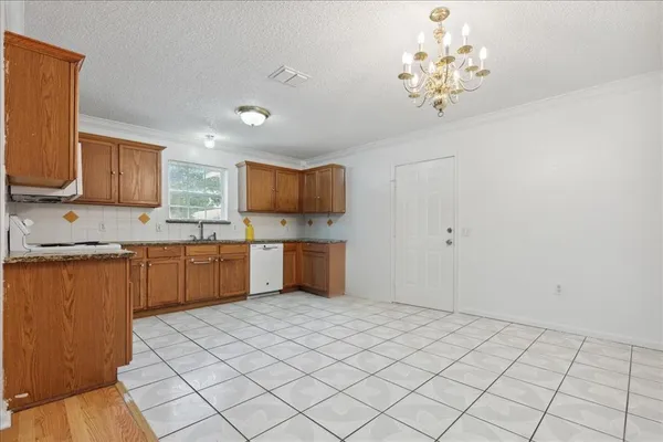 $2,100 | 4043 Gray Oak Place, Dallas, TX 75212