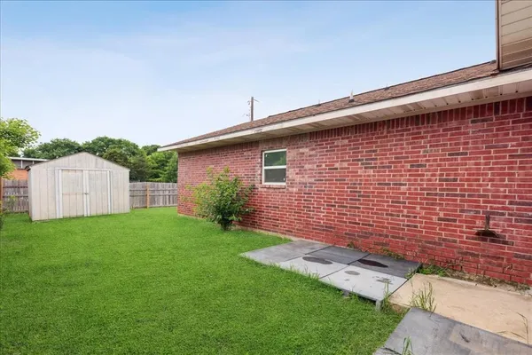 $2,100 | 4043 Gray Oak Place, Dallas, TX 75212