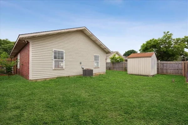 $2,100 | 4043 Gray Oak Place, Dallas, TX 75212