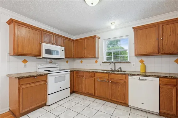 $2,100 | 4043 Gray Oak Place, Dallas, TX 75212