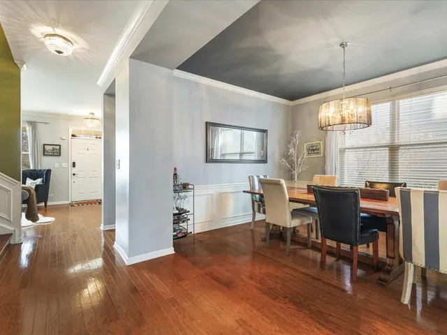 $529,900 | 528 Horizon Drive West, St. Charles, IL 60175