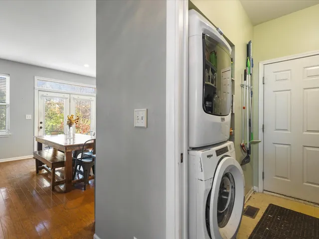 $529,900 | 528 Horizon Drive West, St. Charles, IL 60175