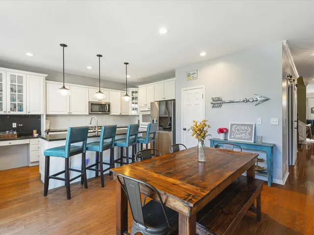 $529,900 | 528 Horizon Drive West, St. Charles, IL 60175