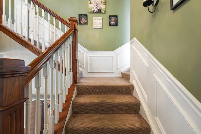 $529,900 | 528 Horizon Drive West, St. Charles, IL 60175