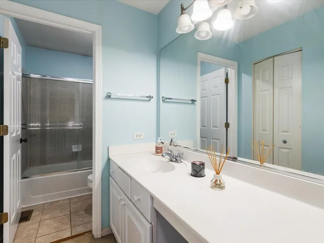 $529,900 | 528 Horizon Drive West, St. Charles, IL 60175