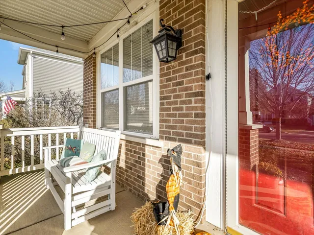 $529,900 | 528 Horizon Drive West, St. Charles, IL 60175