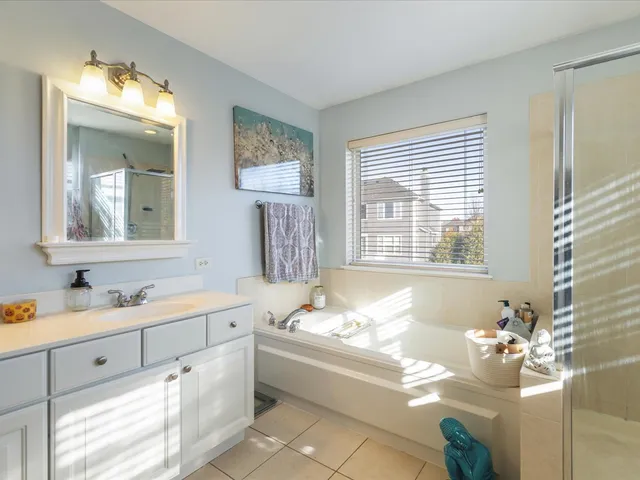 $529,900 | 528 Horizon Drive West, St. Charles, IL 60175