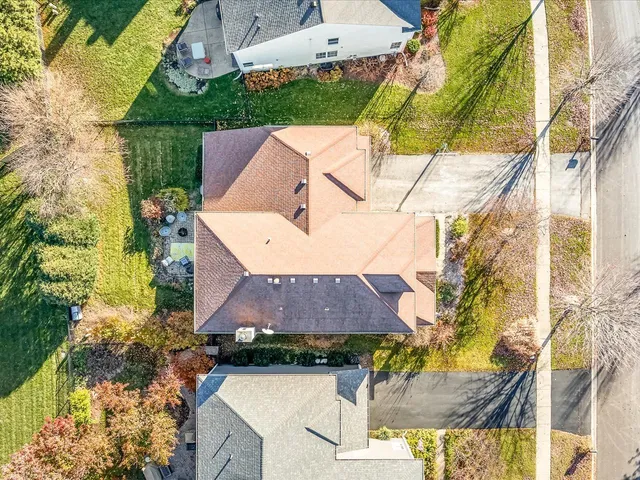 $529,900 | 528 Horizon Drive West, St. Charles, IL 60175