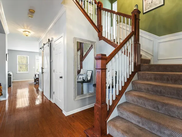 $529,900 | 528 Horizon Drive West, St. Charles, IL 60175