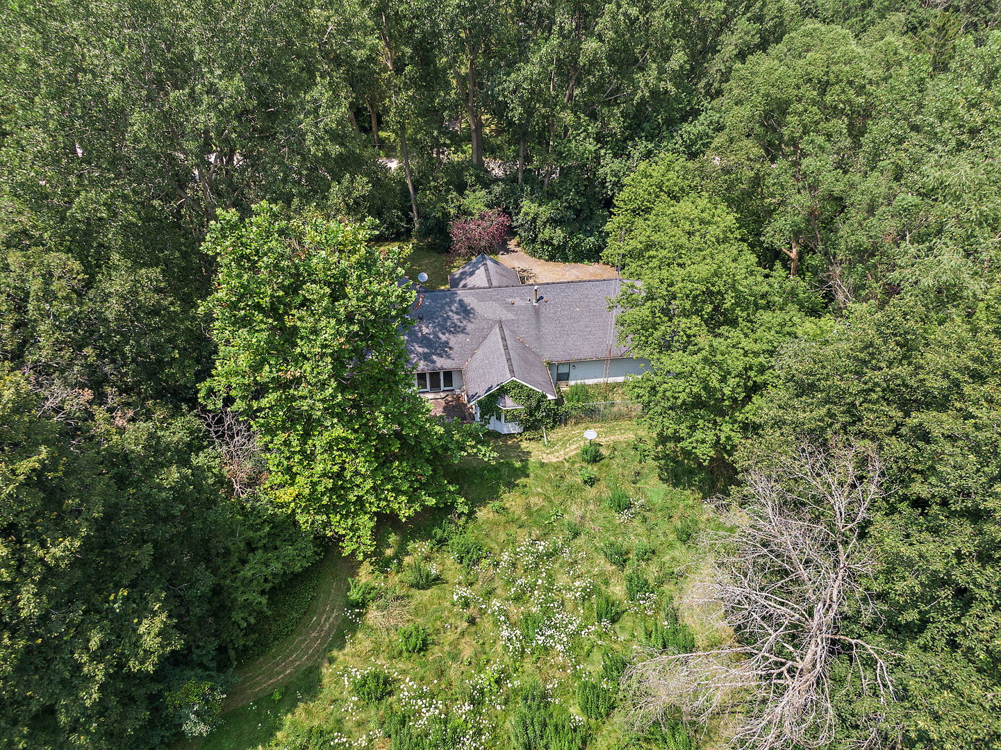 18707 Stevens Road Marengo, IL 60152 - Photo 33 of 35 an aerial view of a house with a yard