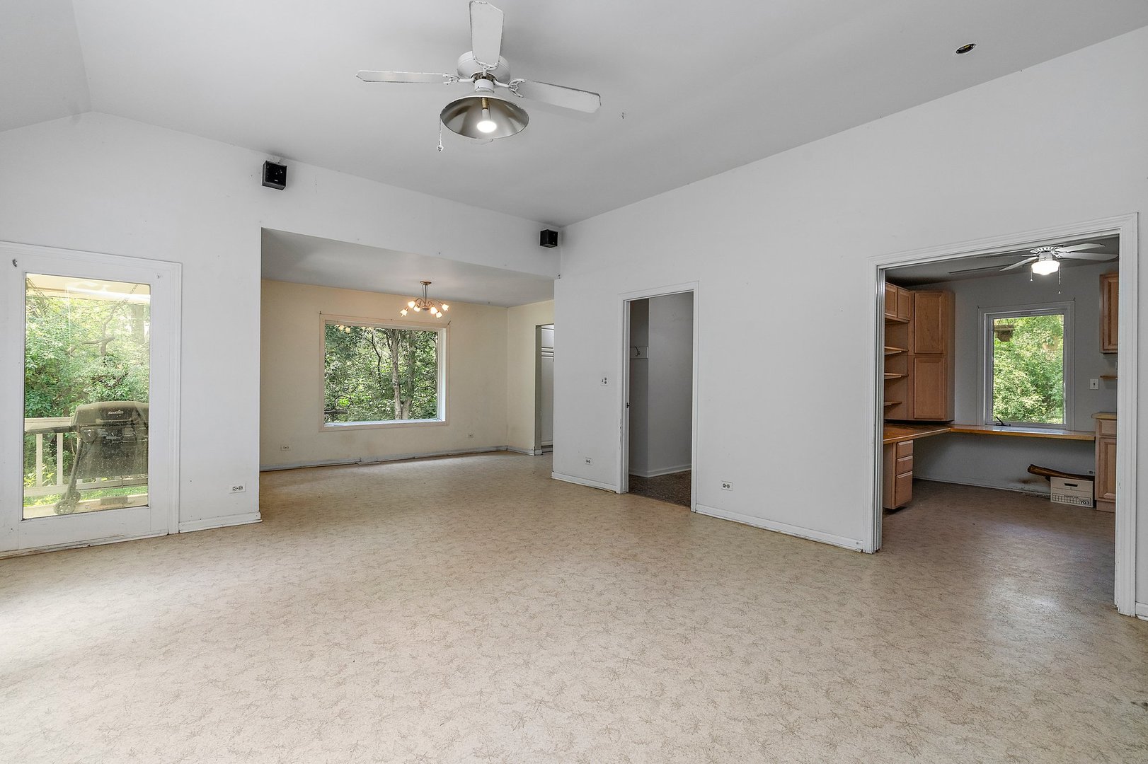 18707 Stevens Road Marengo, IL 60152 - Photo 7 of 35 an empty room with windows and closet