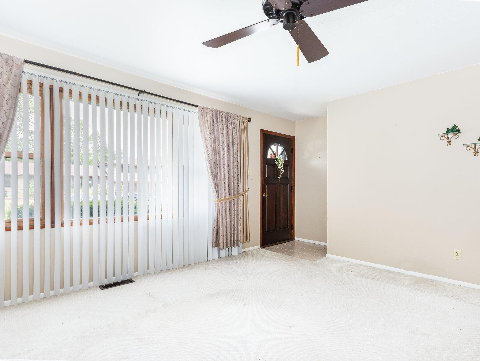 5835 Springfield Avenue Portage, IN 46368 - Photo 5 of 22 2038x1532