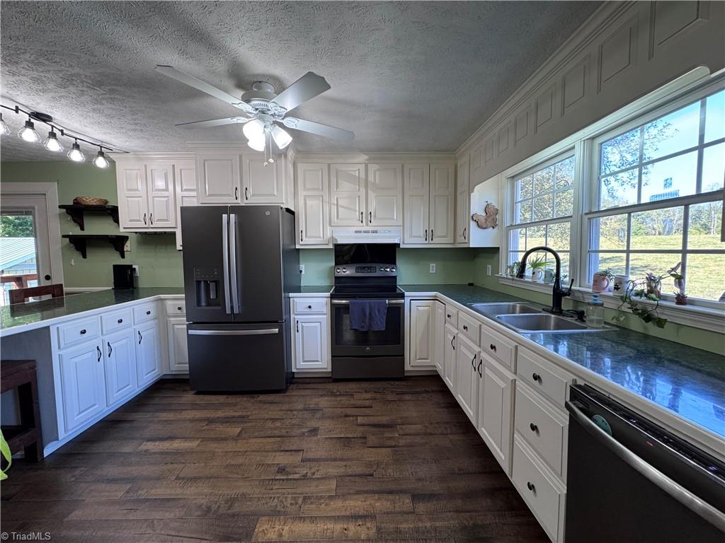 503 Sam Fulk Road Pilot Mountain, NC 27041 - Photo 5 of 50 Gallery Image 5