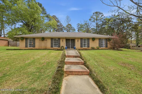 $275,000 | 122 Woodgate Drive, Brandon, MS 39042