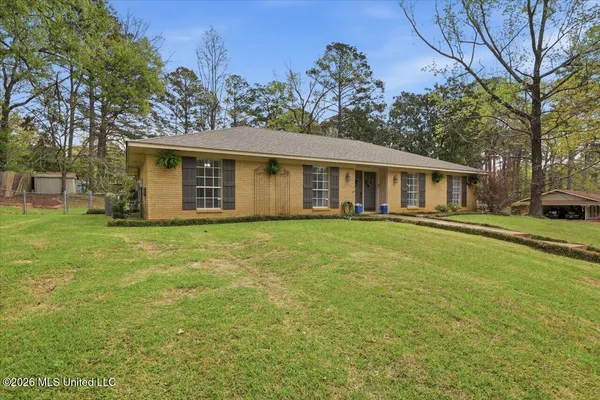 $275,000 | 122 Woodgate Drive, Brandon, MS 39042