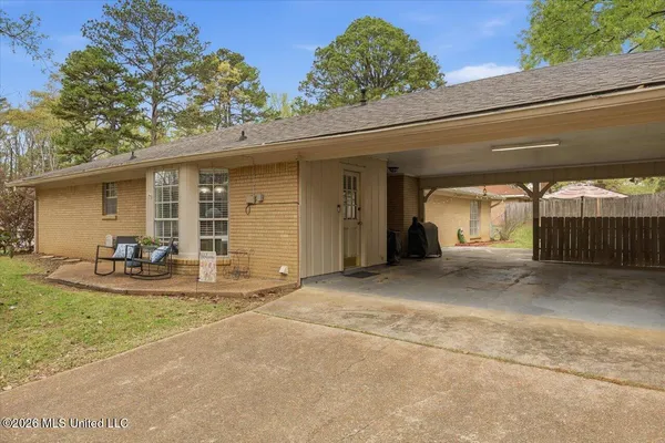 $275,000 | 122 Woodgate Drive, Brandon, MS 39042