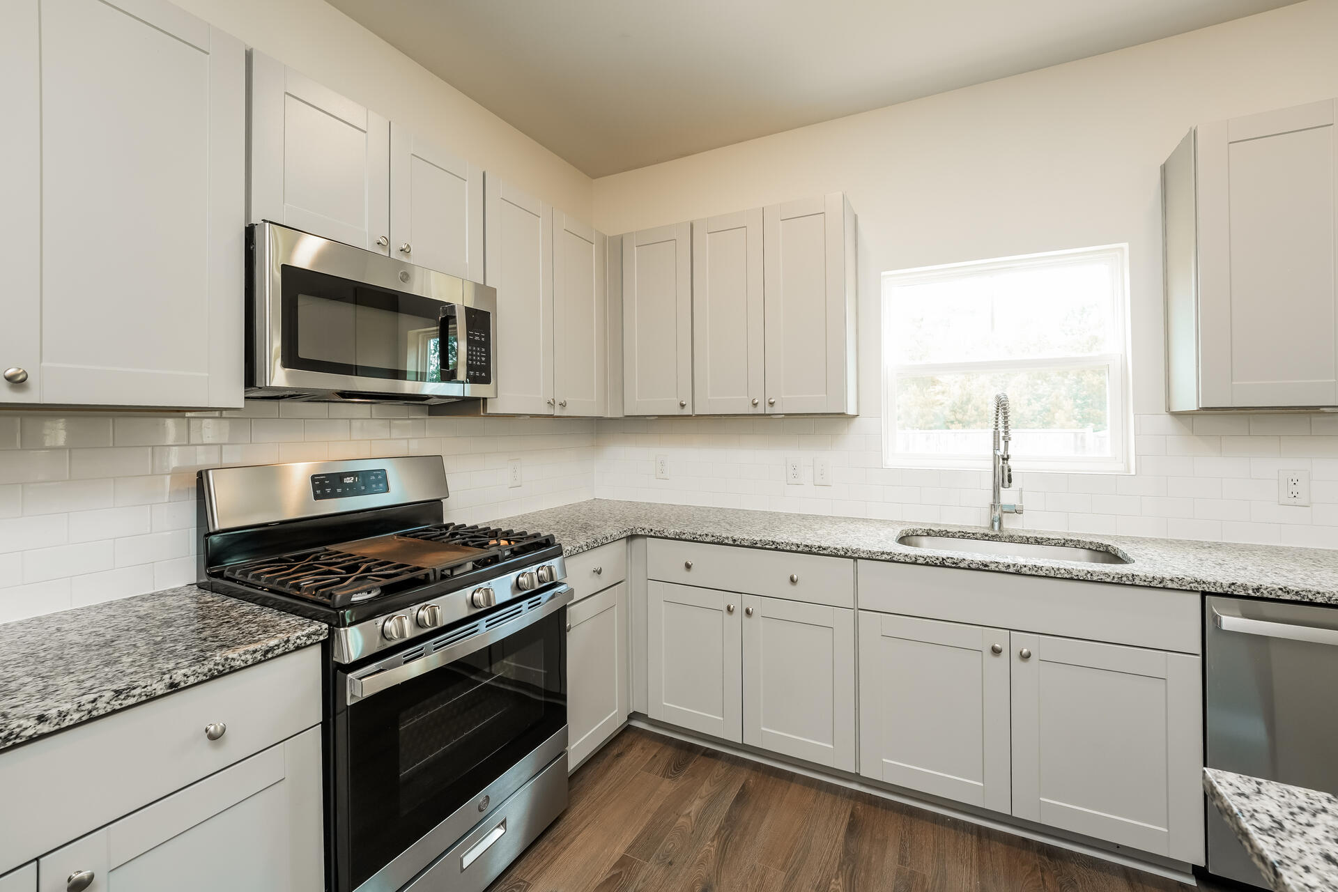 299 Firewheel Court Summerville, SC 29486 - Photo 7 of 20