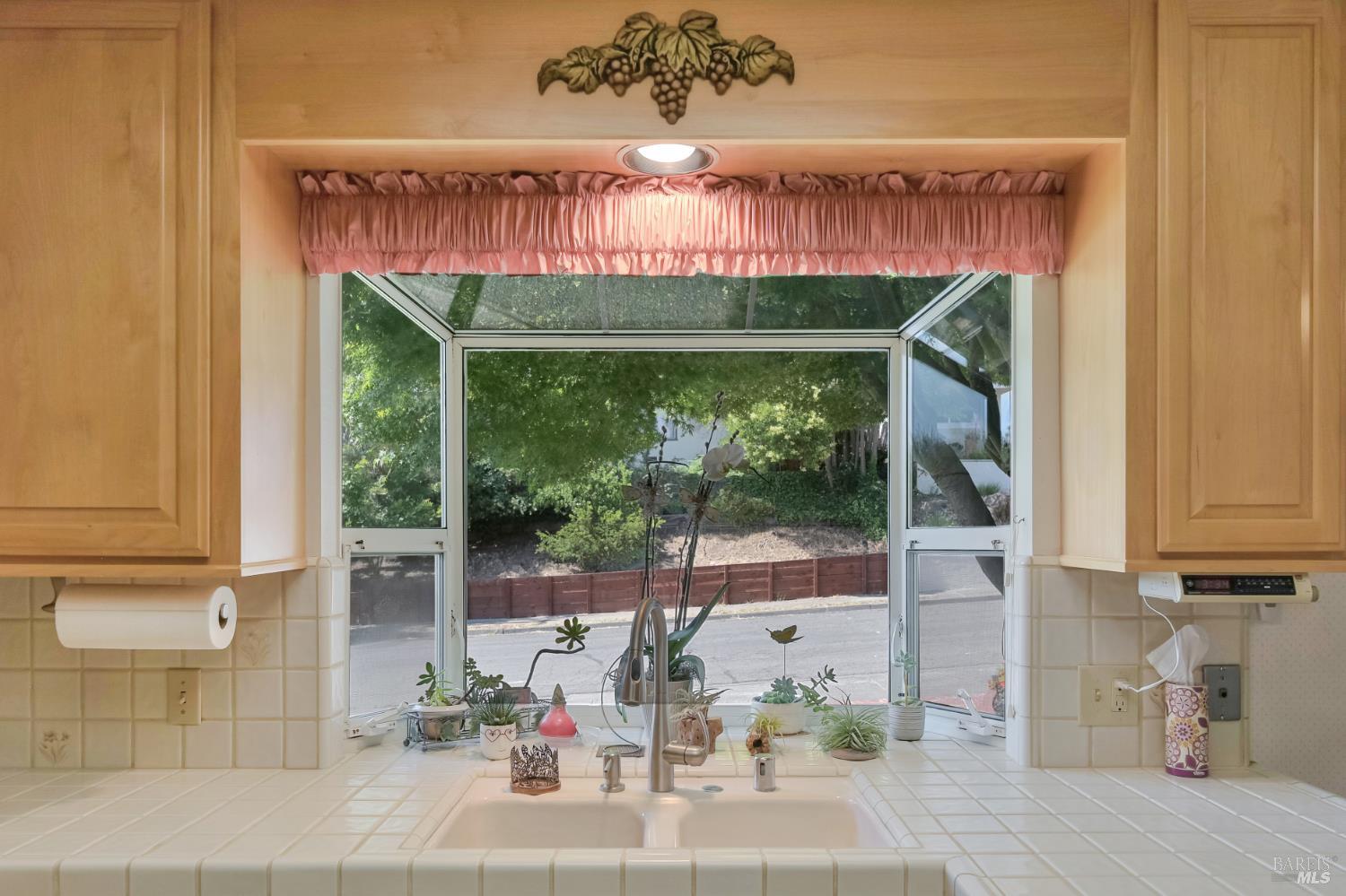 2040 Parrish Drive Santa Rosa, CA 95404 - Photo 9 of 27