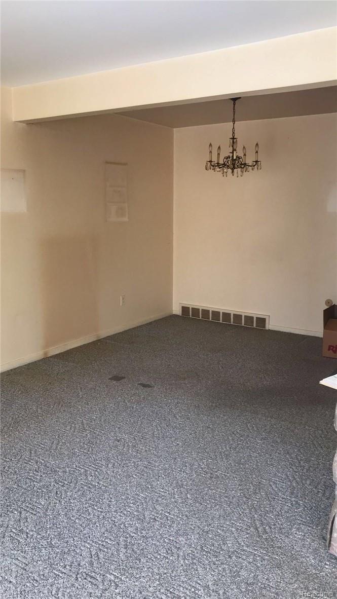 dining room 1.jpg
