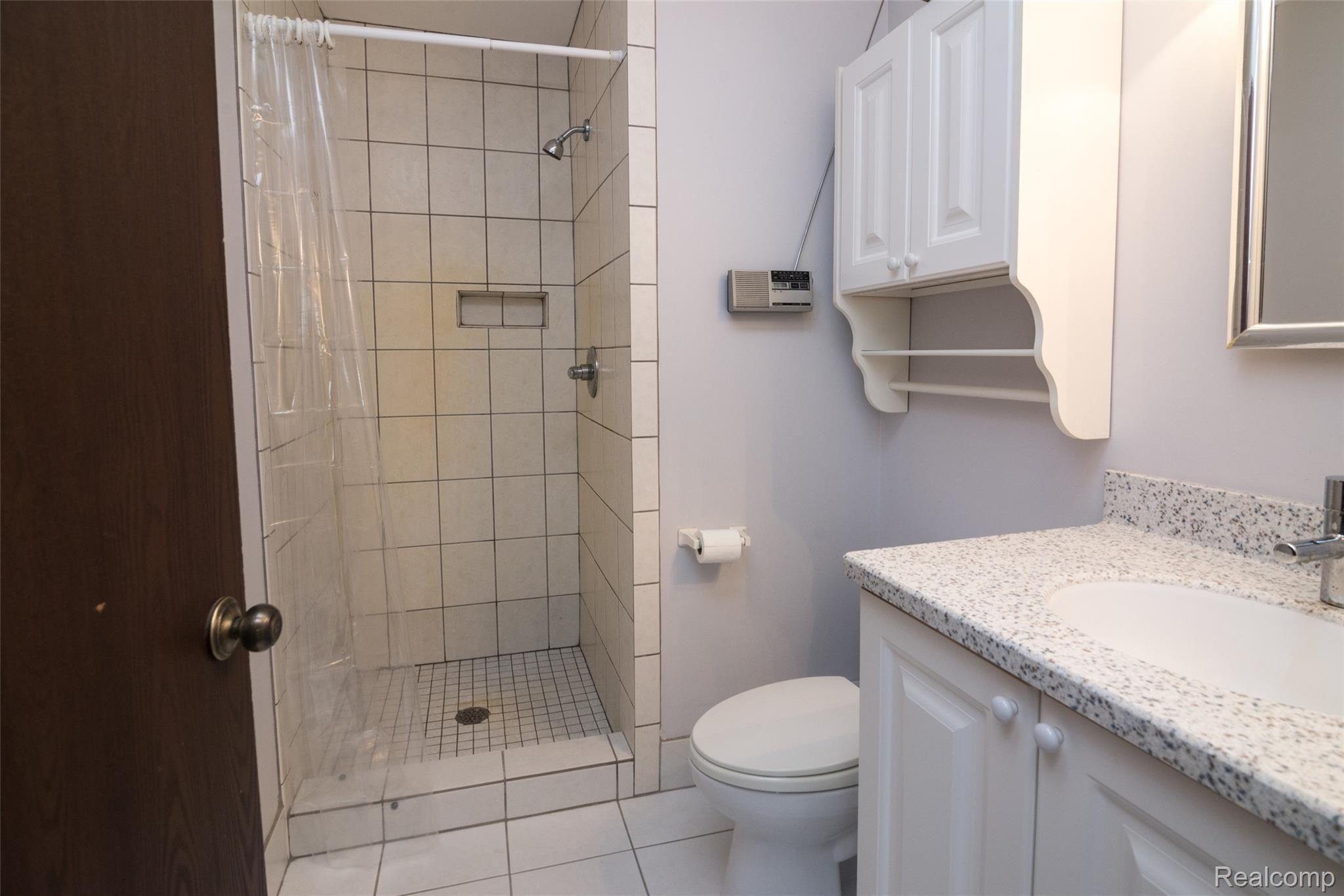 3250 Welch Road Walled Lake, MI 48390 - Photo 26 of 43 Master Bathroom