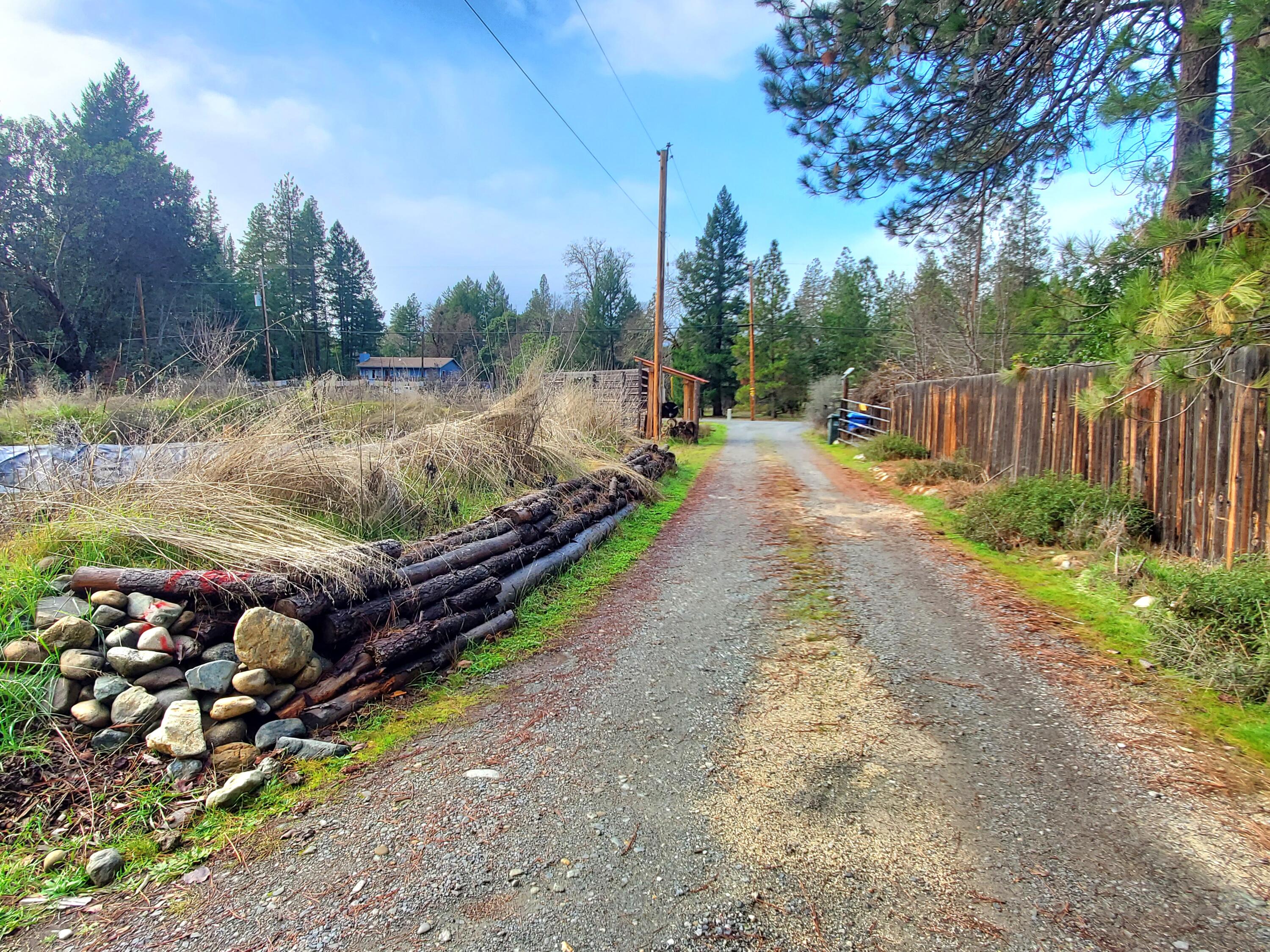 395 East Fork Road Williams, OR 97544 - Photo 50 of 59 20231204_121804