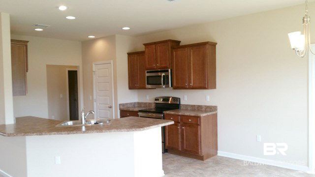 17232 Feder Drive Foley, AL 36535 - Photo 5 of 7 Kitchen