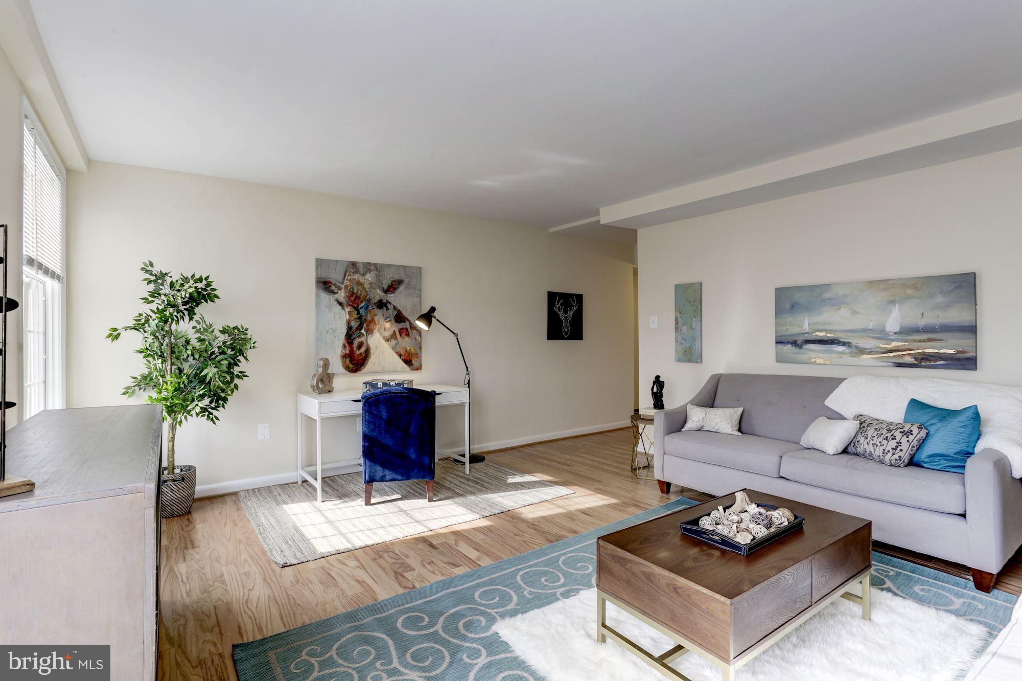 1880 Columbia Road Northwest, Unit 504 Washington, DC 20009 - Photo 5 of 30 Living room